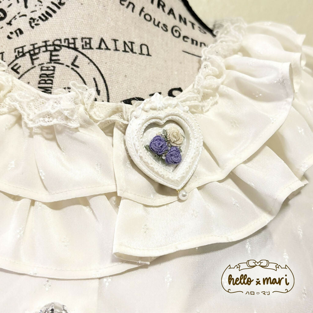 Whiteheart-Brooch---Lavender-and-Cream-Roses-2