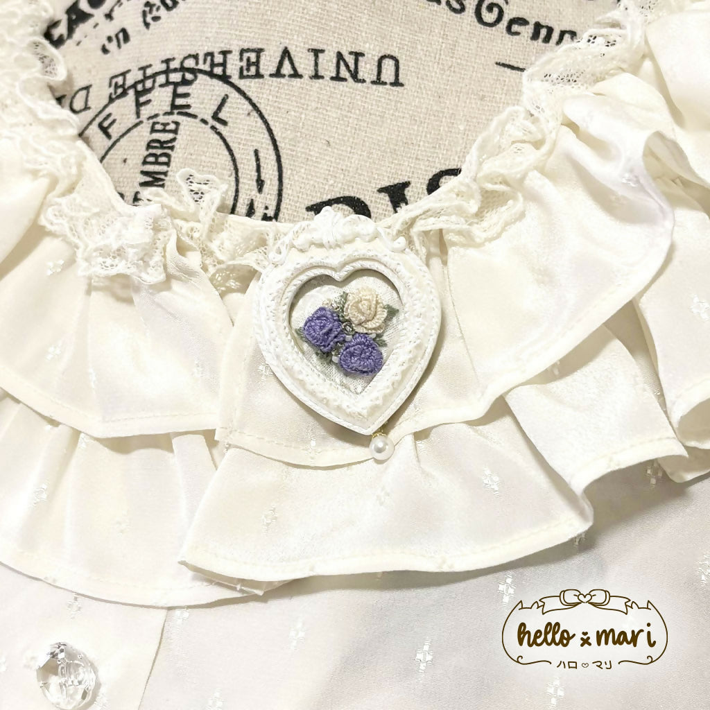 Whiteheart-Brooch---Lavender-and-Cream-Roses