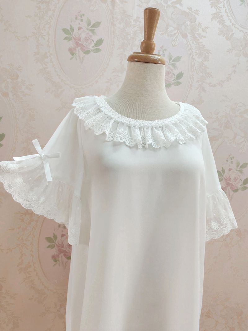 Doll Collar Lace Blouse With Butterfly Sleeves