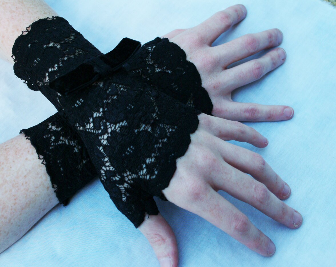 Black Lace Fingerless Gloves